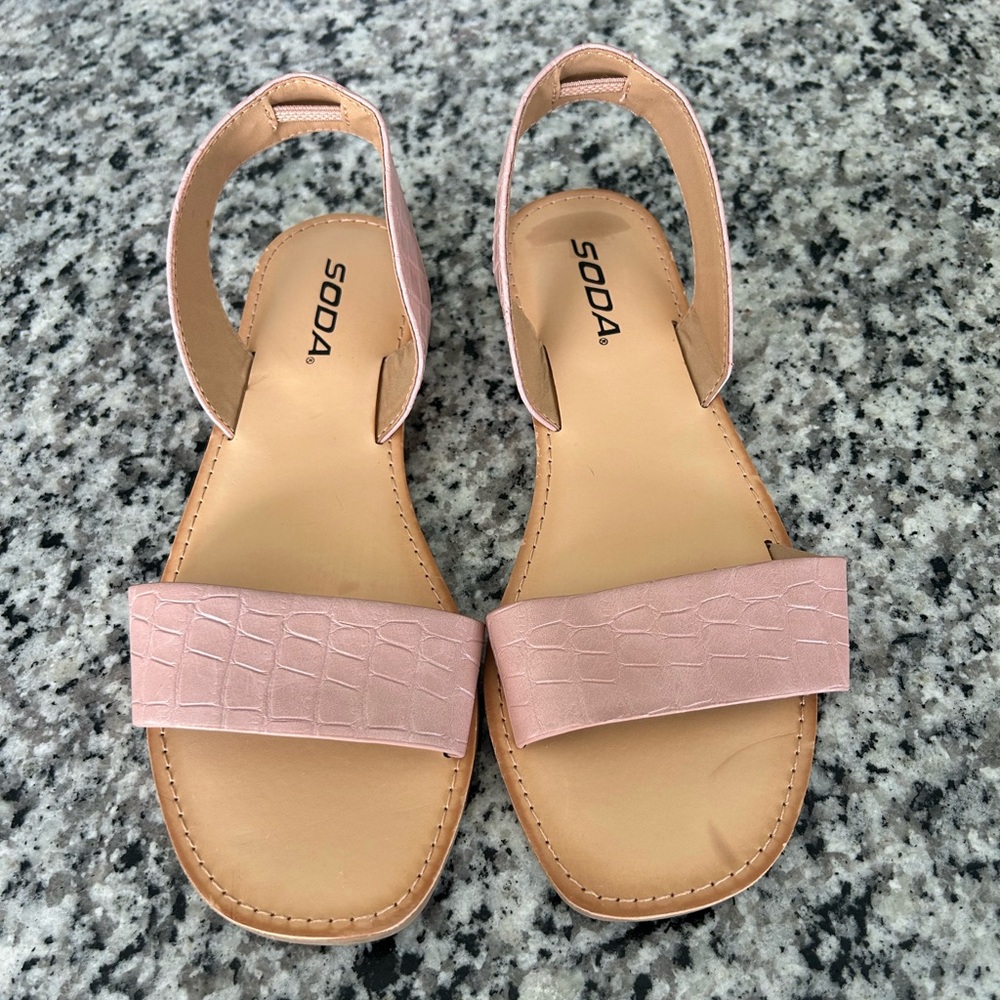 Soda Women's Blush Pink Sandals. Size 8.5
Brand New